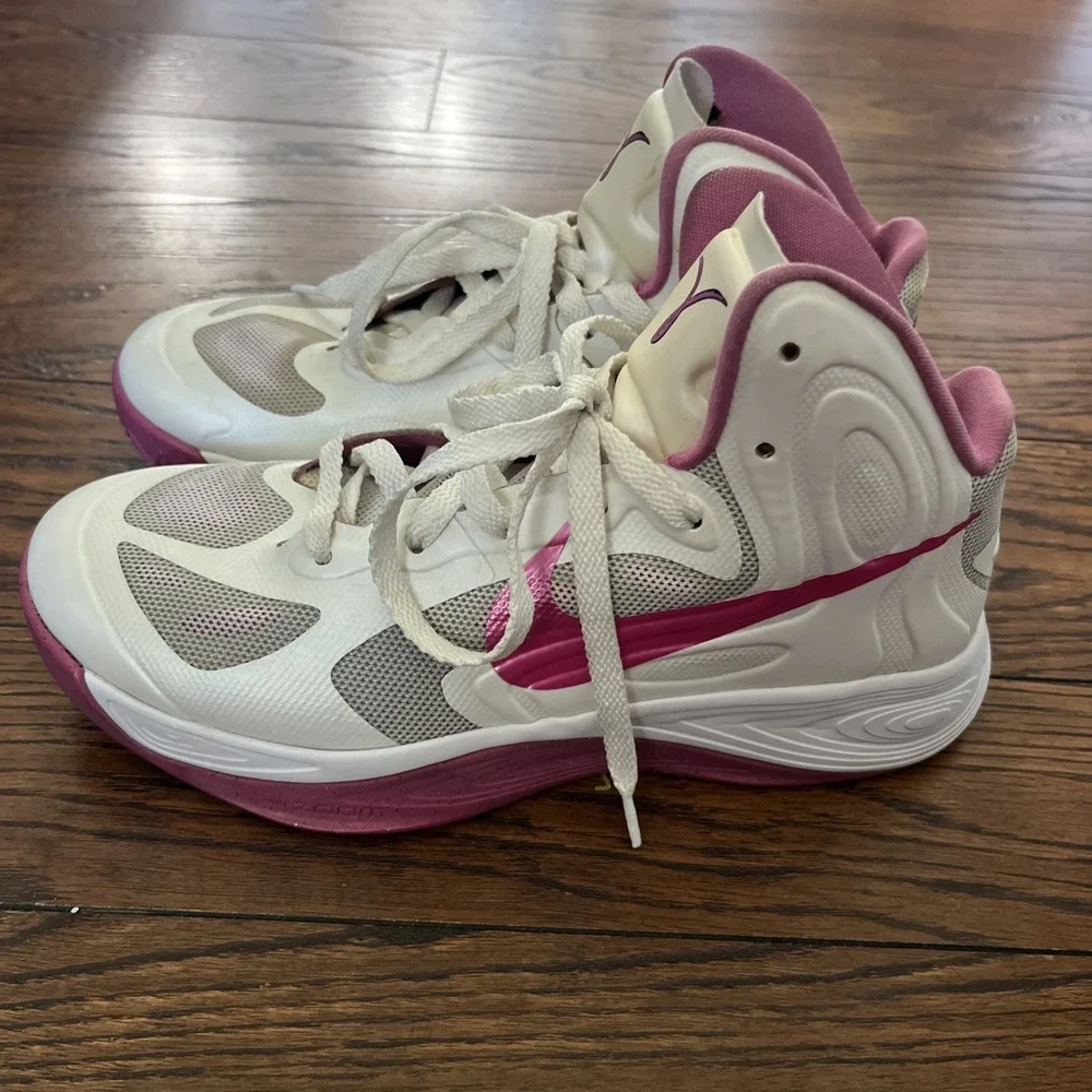 Nike Breast Cancer Ribbon Hyperfuse White Pink Shoe 525021-101 Women's Size 8